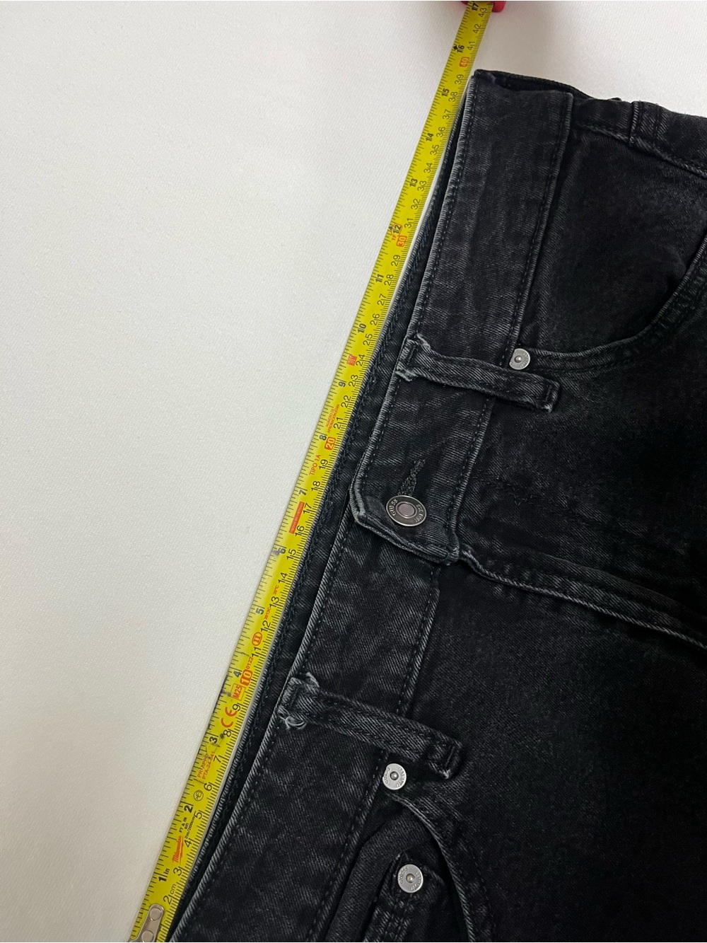 Guess Jeans Size 30 x 31 – Excellent Pre-Owned Condition - Picture 12 of 12